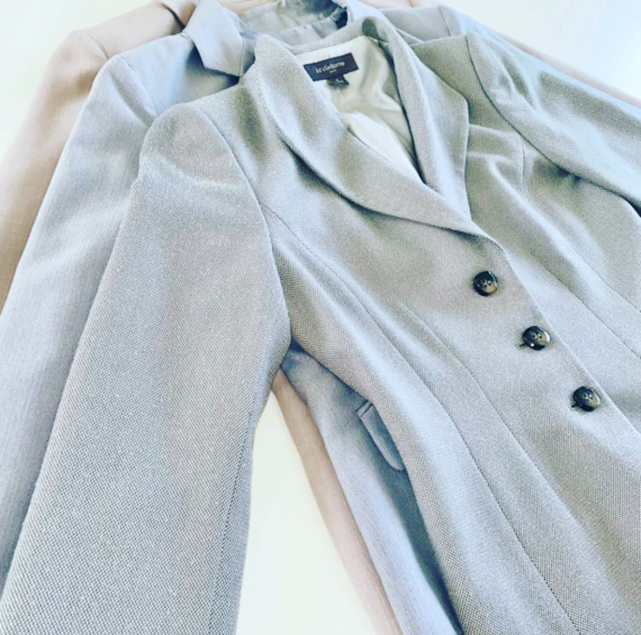 NEUTRAL BLAZERS UP-THRIFTED MYSTERY BLAZERS